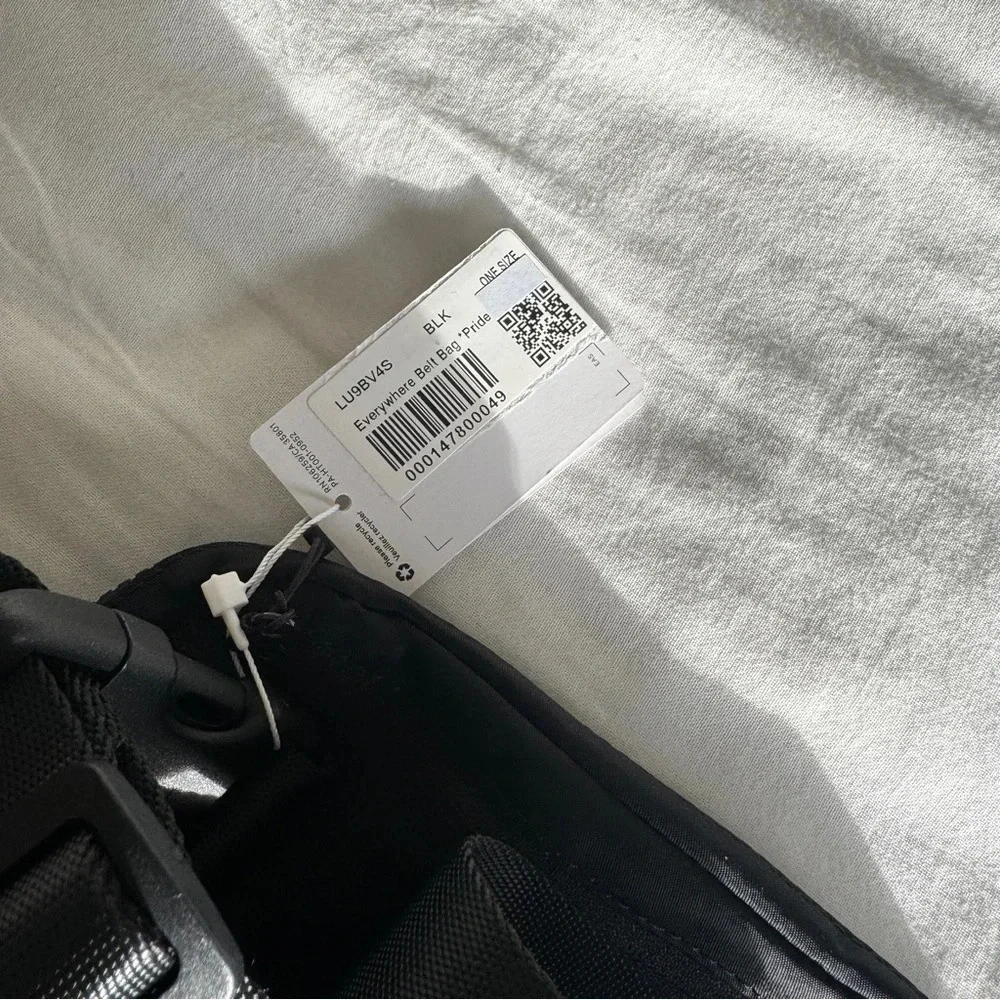 🆕🌈 Lululemon Everywhere Belt Bag Pride Black
